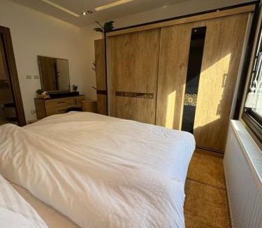 Al Abdali Apartment | شقة عصرية 2025 غرف نوم 3 , غرفة ضيوف, غرفة معيشة, فرش راقي جدا في الشميساني قرب المستشفى التخصصي
