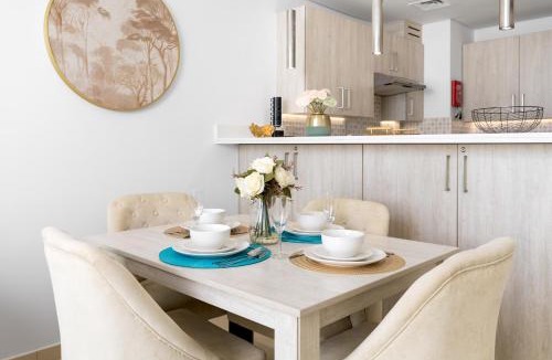 Palm Jumeirah Apartment | Maison Privee - Elegant Palm Retreat with Iconic Sea & Marina Vws