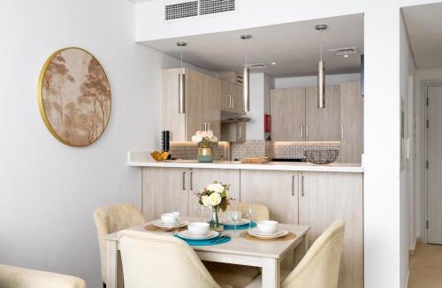 Palm Jumeirah Apartment | Maison Privee - Elegant Palm Retreat with Iconic Sea & Marina Vws