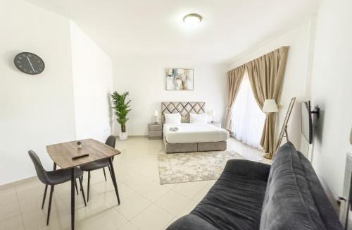 Bab Al Bahr Apartment | Spacious Studio Retreat in Bab Al Bahr