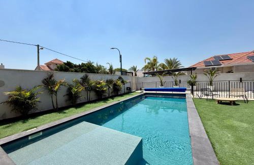 Rehov House | סוויטות אוצר המעיינות - 3 סוויטות מהממות עם בריכה וג'קוזי במושב רחוב