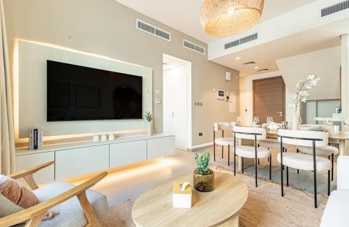 Abu Dhabi Villa | Amazing Townhouse - Yas Island - 5 min to Formula 1, Ferrari World, Warner Bros, Sea World - Designer's Choice