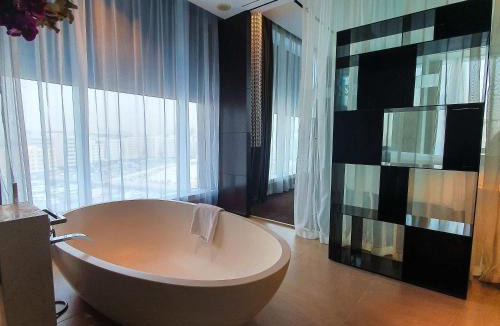 Bur Dubai Hotel | The Canvas Dubai - MGallery Hotel Collection