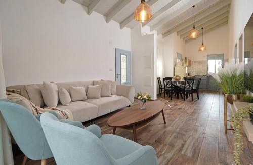 Ein Ya'akov Apartment | הילת השחר בוטיק- וילה מדהימה עם 3 חדרי שינה ובריכה פרטית מחוממת ומקורה בעין יעקב