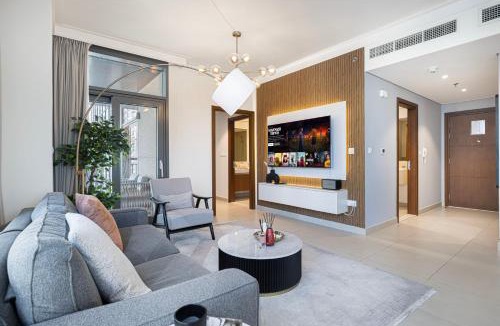 Dubai Apartment | Huge Modern 1BR in Creek Harbour steps to Central Park with a creek view and infinity pool by La Brisa Dubai