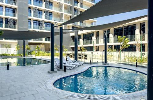 Masdar City Apartment | Fully Furnished 1 BDR in Masdar City - 5 min to Airport - 10 min to Yas Mall, Ferrari World, Sea World