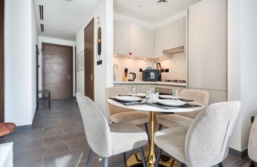 Nad Al Sheba Apartment | STAY BY LATINEM Luxury 1BR Holiday Home CC 0302 Near Burj Khalifa