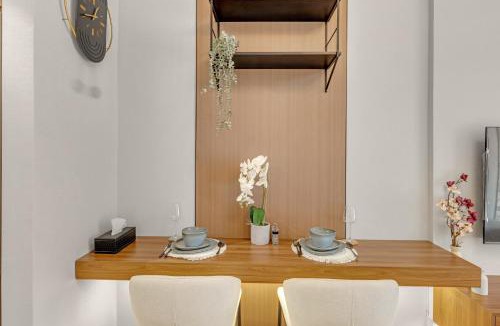 Nad Al Sheba Apartment | Cozy Luxe Studios in Meydan