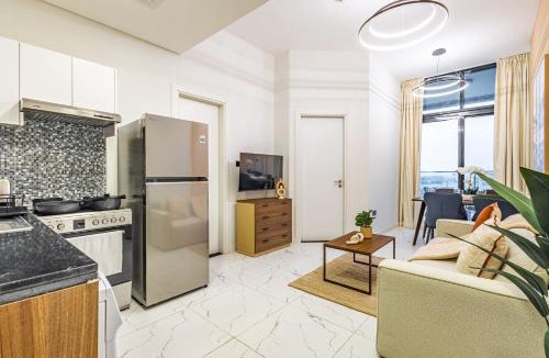 Masdar City Apartment | Fully Furnished 1 BDR in Masdar City - 5 min to Airport - 10 min to Yas Mall, Ferrari World, Sea World