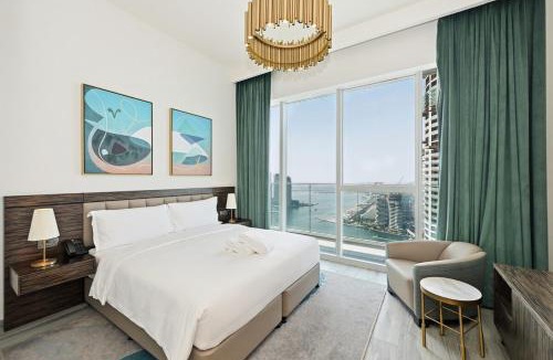 Dubai Media City Apartment | Golden Stays - Palm Views I Luxe 4BR Getaway I Tranquil Charm
