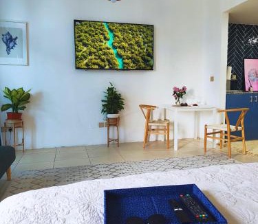 Jumeirah Lake Towers Apartment | Stylish JLT Apartment - Marina Skyline View - Next to Metro - Walk to Beach