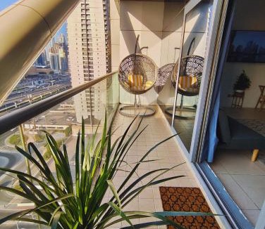 Jumeirah Lake Towers Apartment | Stylish JLT Apartment - Marina Skyline View - Next to Metro - Walk to Beach