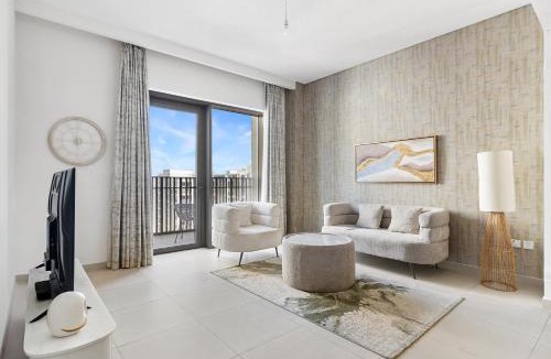 Dubai Apartment | Bright 1BR with Balcony Creek Beach Access