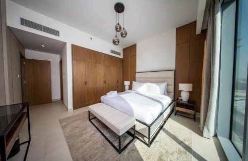 Al Safa Apartment | Luxury 1 Bedroom Canalfront Apartment with Burj Khalifa Views from Resort-Style Pool - Walk to Jumeirah Beach