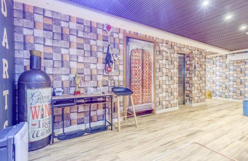Al Kubus Apartment | Exquisite 2BR Seafront Haven with Resort Lifestyle and Panoramic Sea Views, Near Faqiat Beach and Campsite, Mina Al Fajer D, Fujairah by Deluxe Holiday Homes