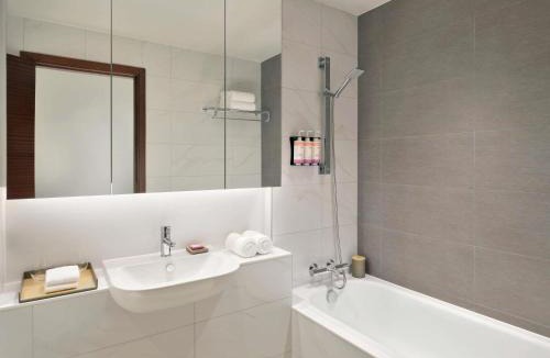 Azaiba Hotel | Mövenpick Hotel & Apartments Ghala Muscat
