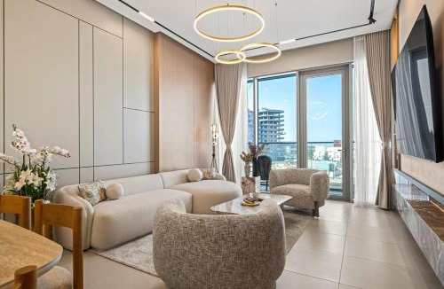 Al Safa Apartment | Serene Waterfront Gem UPSCALE