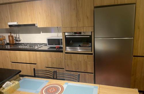 Al Abdali Apartment | شقة عصرية 2025 غرف نوم 3 , غرفة ضيوف, غرفة معيشة, فرش راقي جدا في الشميساني قرب المستشفى التخصصي