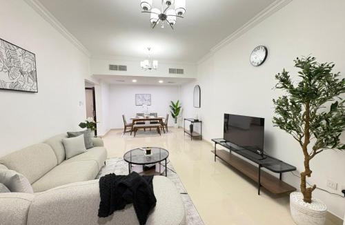Al Majaz Apartment | Sharjah 2-Bed Near Al Majaz Waterfront
