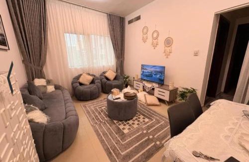 Bur Dubai Apartment | شوبا