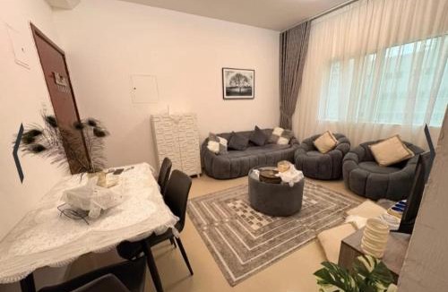 Bur Dubai Apartment | شوبا