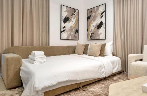 Abu Dhabi Apartment | Elite Nest - Upscale 4BR with PS5 Lounge - Formula 1 and Ferrari World