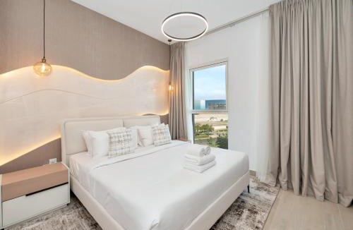 Abu Dhabi Apartment | Elite Nest - Upscale 4BR with PS5 Lounge - Formula 1 and Ferrari World
