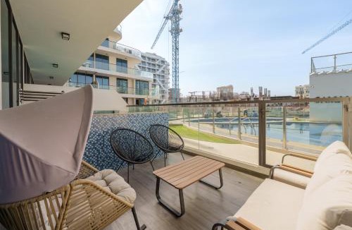 Al Barsha Apartment | Private Pool Stylish 1BR Arjan