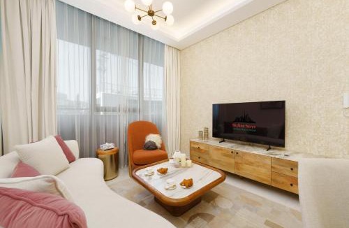 Al Barsha Apartment | Private Pool Stylish 1BR Arjan