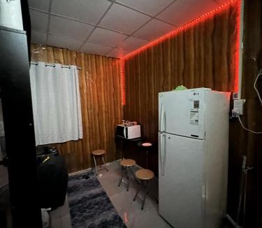 Jumeira 1 House | mixed room jumeirah 1, bed hostel dubai