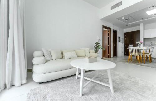 Jadaf Apartment | FAM Living 1BR Stay Binghatti Gateway, Al Jaddaf