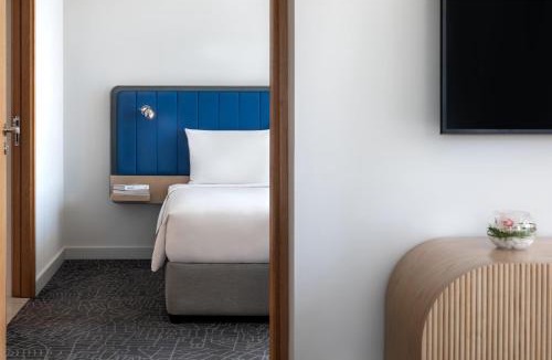 Abu Dhabi Resort | Yas Plaza Bay by IHG