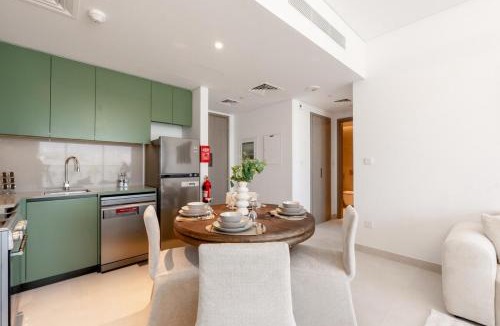 Al Wasl Apartment | Elegant 1 Bedroom with Balcony in City Walk