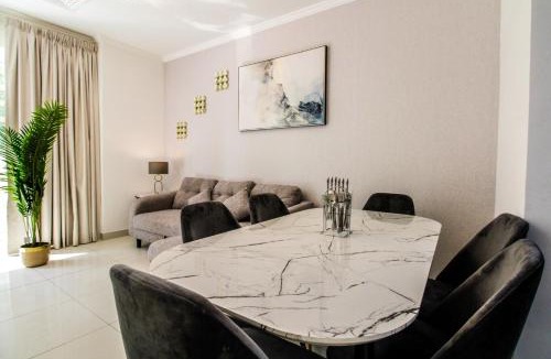 Jumeirah Lake Towers Apartment | Yogi - 1BR JLT - Wraparound Balcony & Terrace