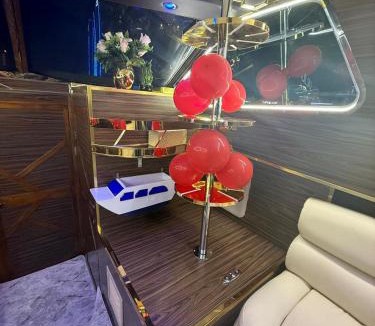 Madinat Zayed Boat Rental | El Mundo Baby