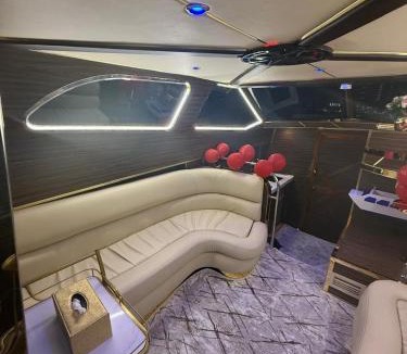 Madinat Zayed Boat Rental | El Mundo Baby