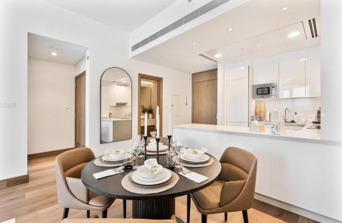 Al Safa Apartment | Stylish 1 BR in Canal Front with Pool and Gym Access