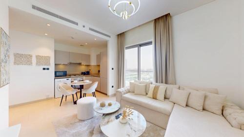 Nad Al Sheba Apartment | Vacationer Holiday Homes I Elegant 1 Bedroom l Modern Finishes l Meydan