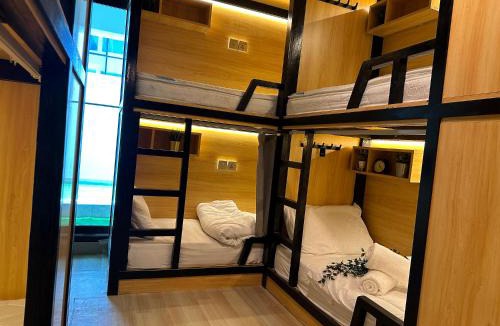 Al Satwa House | Luxury Hostel Bedspace in Downtown Near Emirates Towers Metro