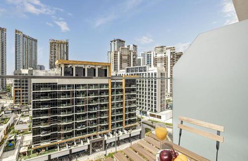 Nad Al Sheba Apartment | Livin' Holidays - Studio - Azizi Near Downtown