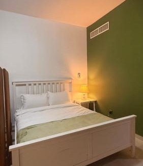 Jumeirah Lake Towers House | Studio-Like Private Bedroom with Balcony & Private Washroom in JLT