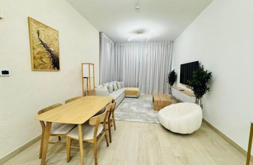 Jadaf Apartment | Stylish One Bed Apartment near Downtown