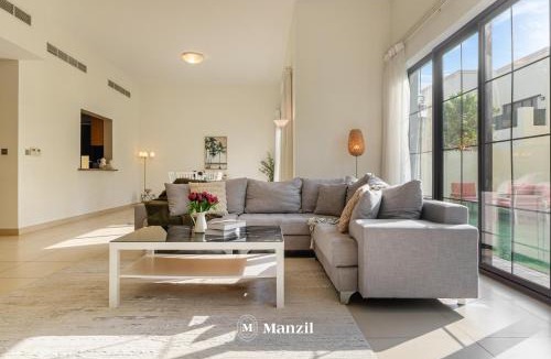 Dubai Villa | Manzil - 4BR Villa in Prime Location with Private Garden