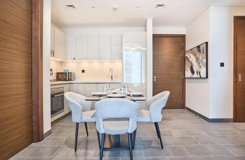 Nad Al Sheba Apartment | STAY BY LATINEM Luxury 2BR Holiday Home CC 911 Near Burj Khalifa