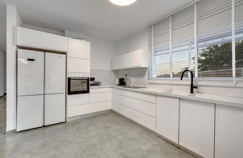 Yavne'el Apartment | וילה קובדו כנרת של רשת לב הגולן - וילה מהממת עם בריכה פרטית מחוממת