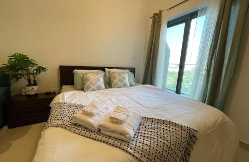 Dubai Apartment | Cozy & Bright Studio accessible to bus and Metro