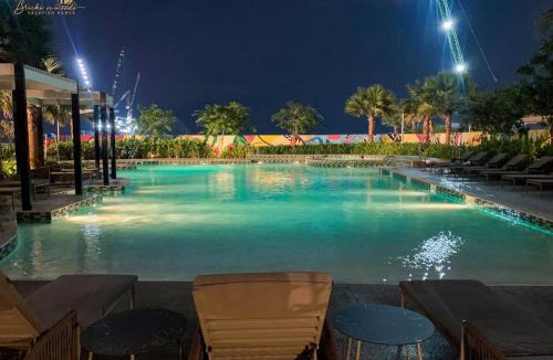 Sheikh Zayed Road House | Modern Sunset View 2Bhk 6pax