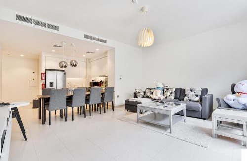Dubai Villa | Bright and Airy 2BR, Family-Friendly with Pool and Gym