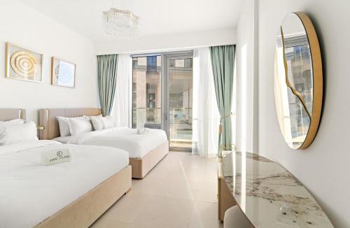 Al Safa Apartment | Elegant 1BR Apt with Balcony Views of Burj Khalifa & Dubai Canal