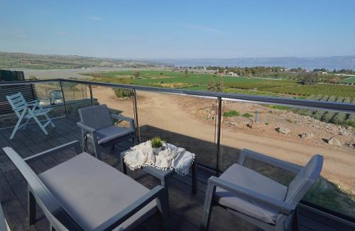 Migdal Villa | לויקיישן